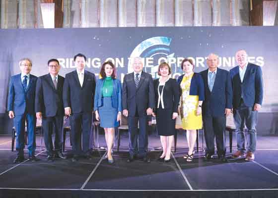 From left: Ador Abrogena, Executive VP, BDO Unibank Inc.; Francisco Lim, Senior Partner, ACCRA Law; Jose Jerome Pascual, CFO, Pilipinas Shell Petroleum Corporation; Grace Palma Tiongco, FINEX Executive Vice President, President, First Credit Consultants Corp.; Atty. Eusebio Tan, FINEX President, Of Counsel, ACCRA Law; Atty. Euney Marie Mata-Perez, Managing Partner, Mata-Perez & Francisco Attorneys at Law; Maria Victoria Españo, Chairperson & CEO, Punongbayan & Araullo; Senen Matoto and Antonio Ramon Ongsiako, President/CEO, Powernet Systems Inc.